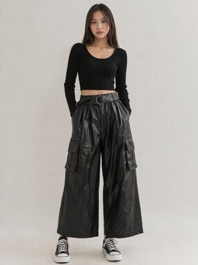 NWT Oshoplive High-Waist Black Faux Leather Cargo Pants with Belt size S